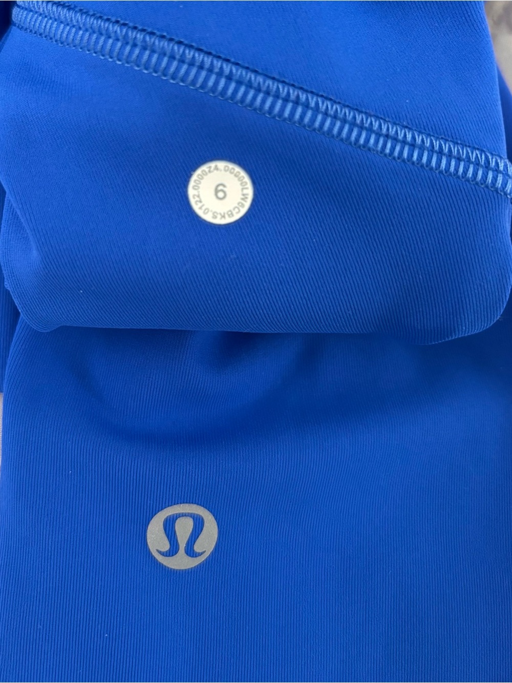 Lululemon Leggings-reflection dots, 2 side pockets,zipper pocket on the back